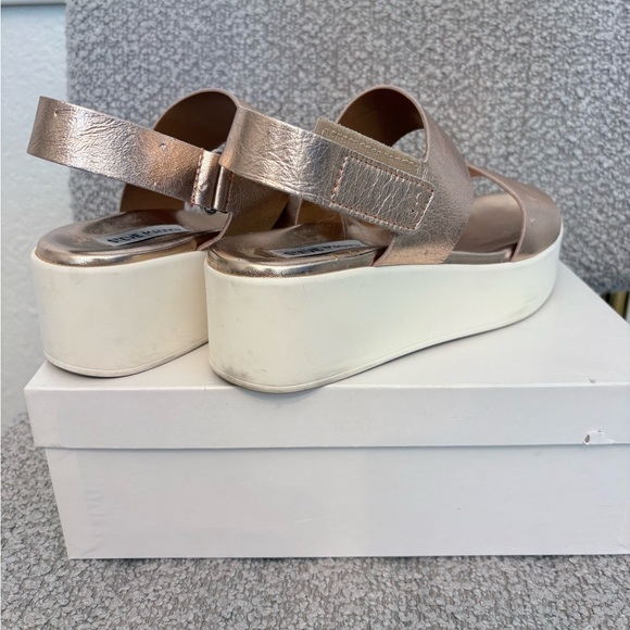Steve Madden Rachel Rose Gold Platform Sandals - Picture 3 of 6
